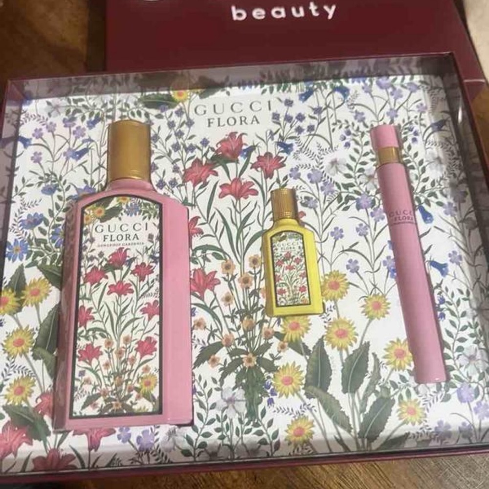 Gucci Beauty Flora Set 3 piece. New in box - Picture 2 of 2